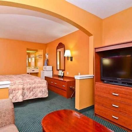 Pine Point Inn & Suites Smithville Экстерьер фото