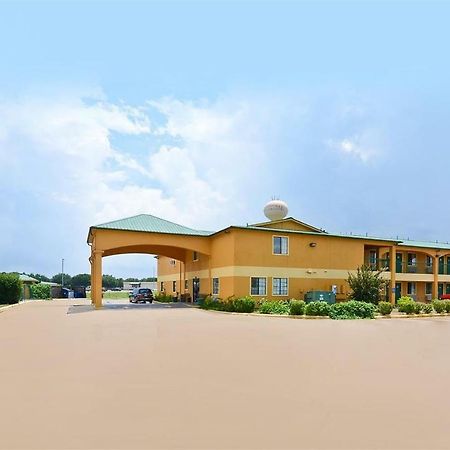Pine Point Inn & Suites Smithville Экстерьер фото